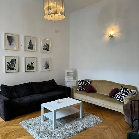Apartment Opera House